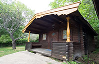 Bungalow Cabaña para 6 plazas. No dispone de cocina ni baño. Bungalow Cabaña para 6 plazas. No dispone de cocina ni baño.