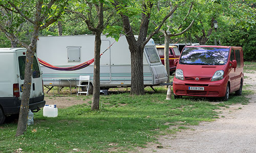 Alquiler de bungalows en Rodellar. Bungalows en pleno Parque Natural de la Sierra de Guara Parcelas Camping Mascún de Rodellar. Acampada en el Parque Natural de la Sierra de Guara.