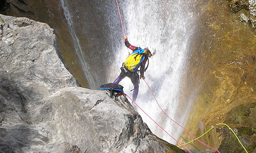 Servicio de Guías de Barrancos, Escalada, Senderismo, Vías Ferratas Servicio de Guías de Barrancos, Escalada, Senderismo, Vías Ferratas